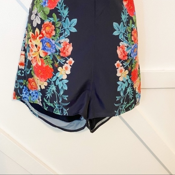 Keepsake Botanical Navy Floral Playsuit Romper Sz Small - Picture 10 of 15